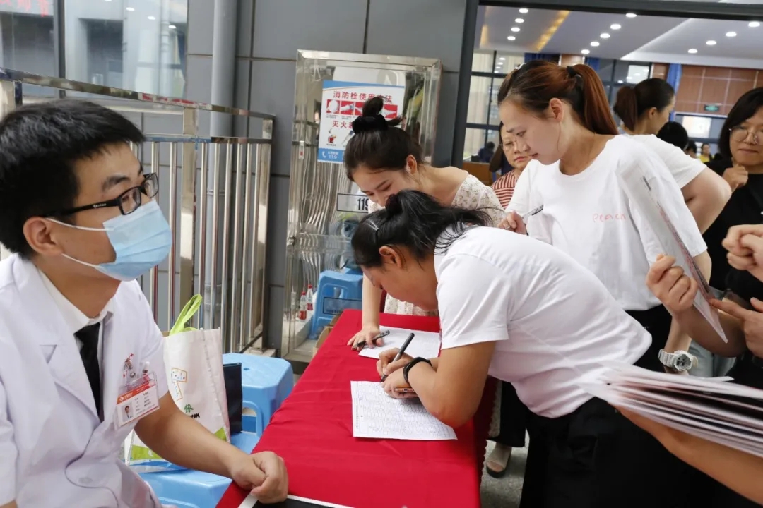 沃瑞眼科走进合肥市五十中学东校守护眼健康