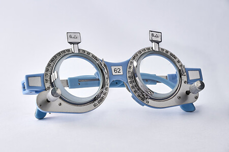 合肥眼科医院配一副矫正视力眼镜要多少钱？