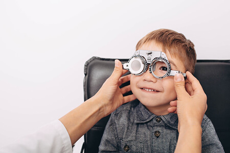 儿童近视75度配什么眼镜好呢？