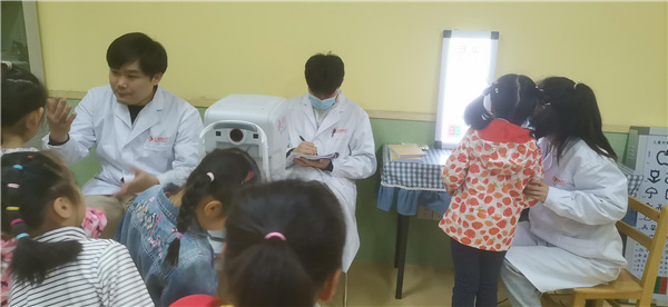 沃瑞眼科医院走进学校，普及眼健康科学