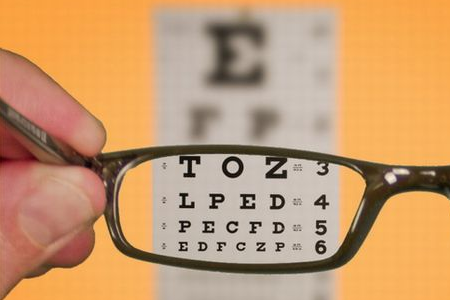 ICL人工晶体植入手术需要注意什么？