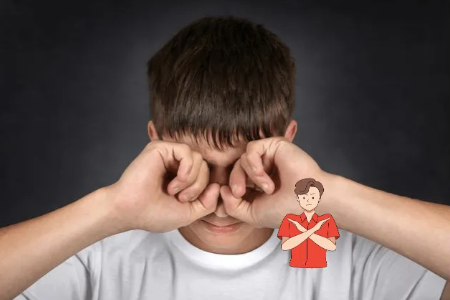 眼睛有黑影飘动怎么治？