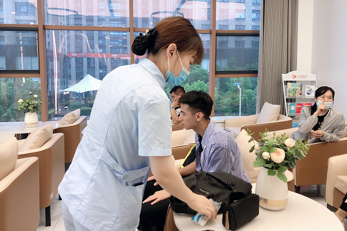 眼睛近视500度以上能激光手术吗？