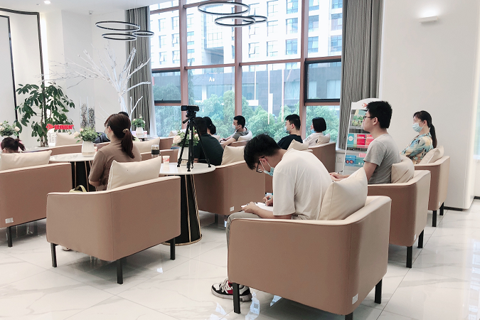 全飞秒smile年龄要求是多少？