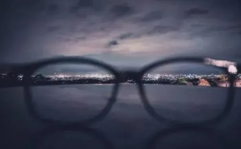 怎么矫正近视眼的情况呢？