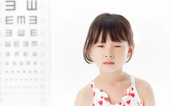小孩视力如何矫正？