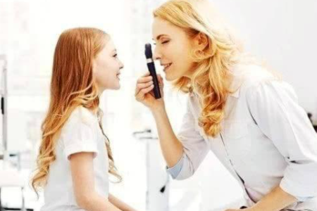 一只眼睛近视300度一只眼睛正常怎么办？