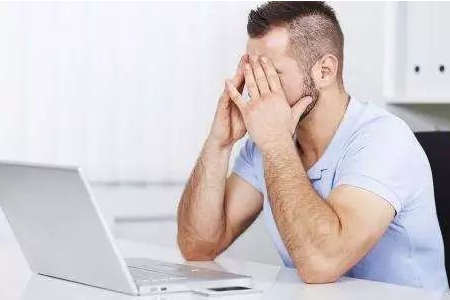 人工晶体植入治疗近视好不好？