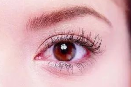 激光近视手术，半飞秒和全飞秒有什么区别？哪个好？